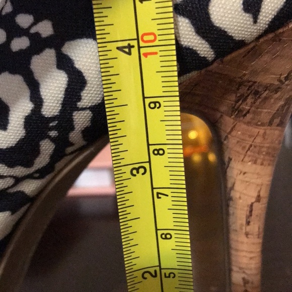 Amazing Christian Siriano Tribal Print Blue Heels - Picture 6 of 6